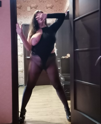 Оживлю твои самые смелые фантазии и окуну в океан наслаждений. Мне нравится заниматься сексом и дарить удовольствие своим партнерам. Живу в Москве и готова встретиться с щедрым и воспитанным мужчиной, чтобы провести незабываемое время вместе. У меня много возможностей для тебя: классический, оральный, анальный секс, массаж и многое другое 😏💦. Имеются положительные отзывы от предыдущих клиентов, которые восторженно отмечают мою нежность и опыт. Смотри мои фото, чтобы увидеть, как я выгляжу, и смело приезжай ко мне в гости. Буду рада воплотить в реальность все твои желания и фантазии. Жду тебя, чтобы познать нашу пламенную страсть 🔥❤️. 31, 45 лет